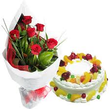 10red roses  500g fresh fruit eggless cake